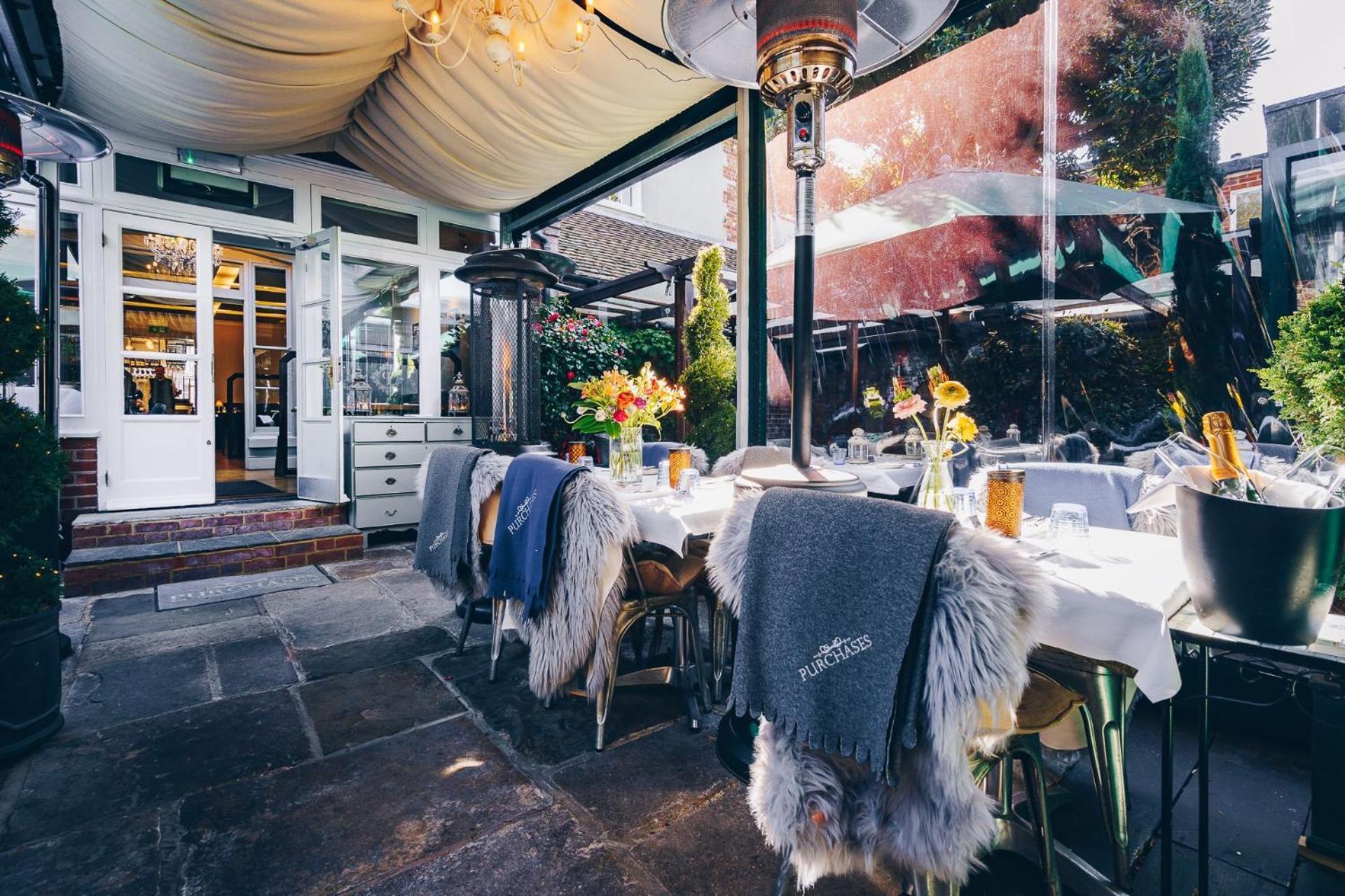 Purchases Restaurant & Accommodation Τσίτσεστερ Εξωτερικό φωτογραφία